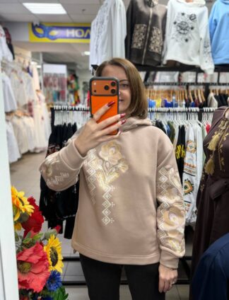 Худі "Лада" в кольорі мокко з бежевим орнаментом