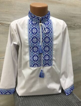 Сорочка у білому кольорі з вишивкою у синьому кольорі